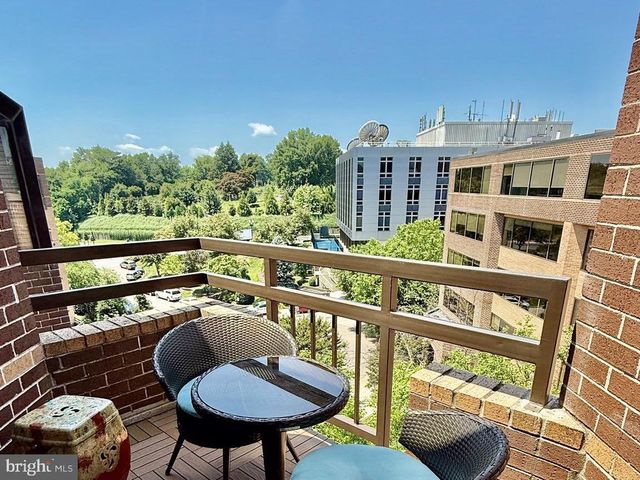 2111 WISCONSIN AVE NW #710, Washington, DC 20007
