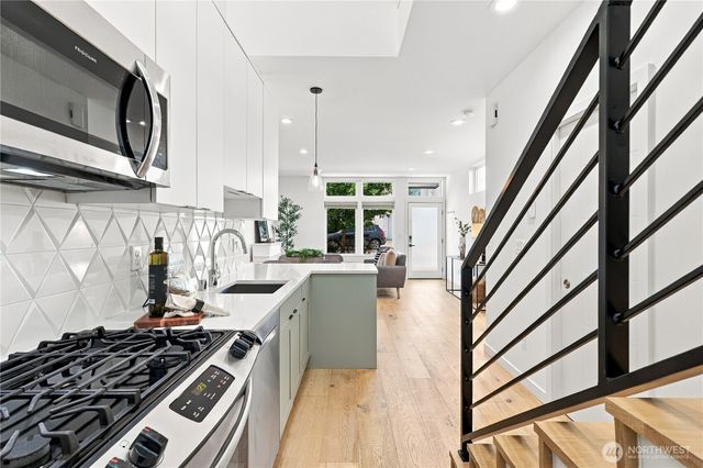 4608 Evanston Avenue N, Seattle, WA 98103