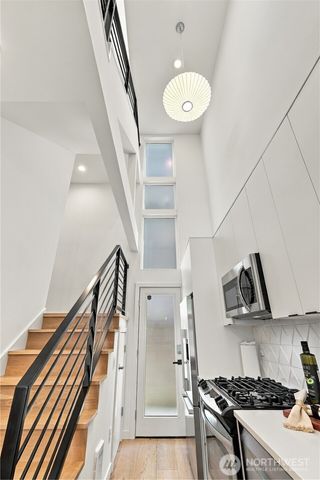 4608 Evanston Avenue N, Seattle, WA 98103