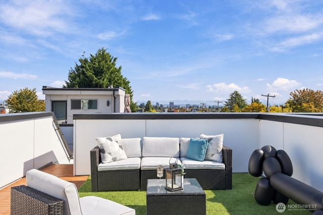 4608 Evanston Avenue N, Seattle, WA 98103