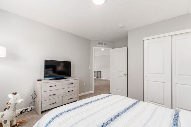 2674 Carmie Drive E, Blacklick, OH 43004