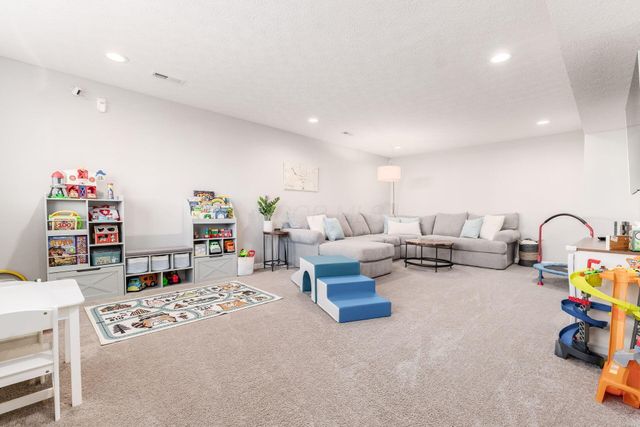 2674 Carmie Drive E, Blacklick, OH 43004