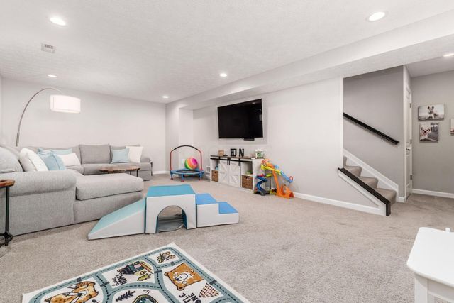 2674 Carmie Drive E, Blacklick, OH 43004