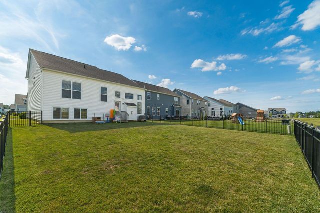 2674 Carmie Drive E, Blacklick, OH 43004