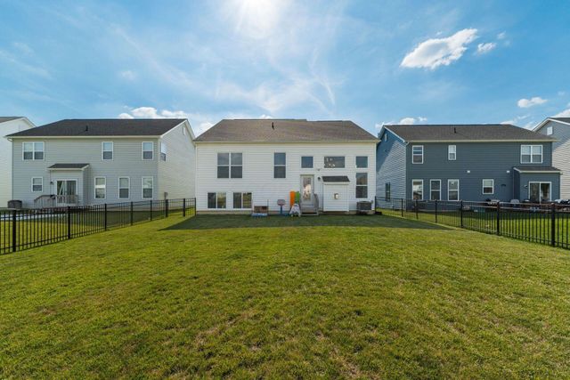 2674 Carmie Drive E, Blacklick, OH 43004