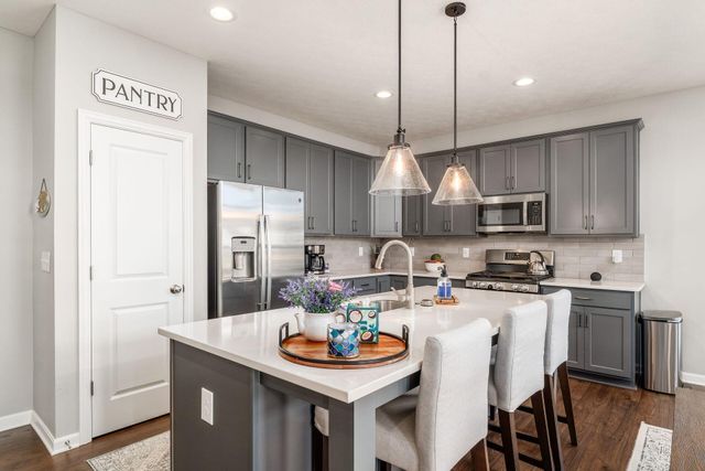 2674 Carmie Drive E, Blacklick, OH 43004