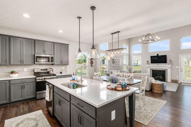 2674 Carmie Drive E, Blacklick, OH 43004