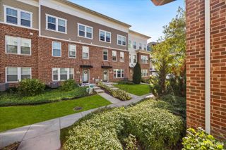 3570 Sawgrass Drive, Woodridge, IL 60517