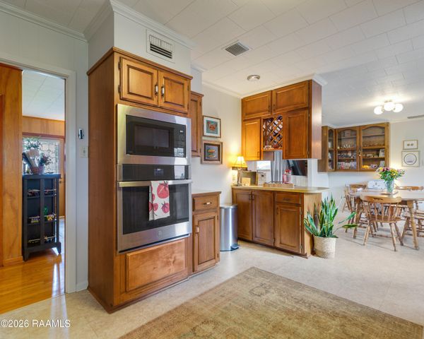 208 Robert Drive, Lafayette, LA 70506