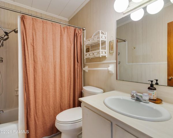 208 Robert Drive, Lafayette, LA 70506