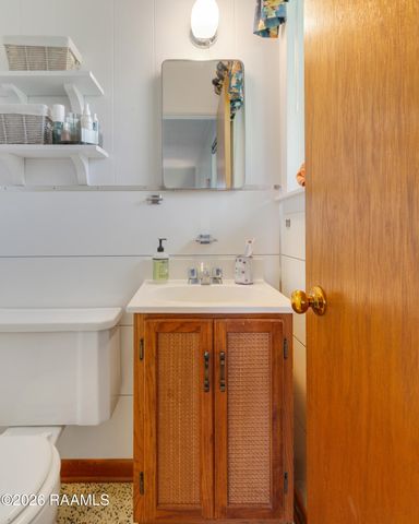 208 Robert Drive, Lafayette, LA 70506