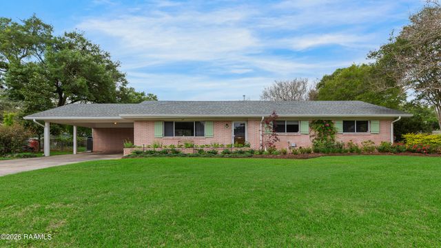 208 Robert Drive, Lafayette, LA 70506