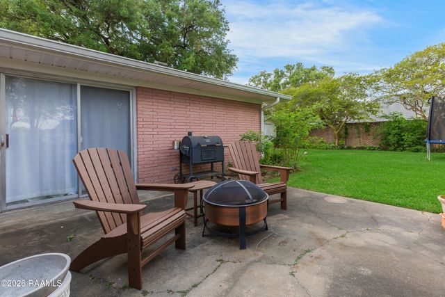 208 Robert Drive, Lafayette, LA 70506