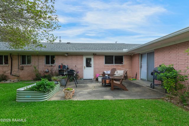 208 Robert Drive, Lafayette, LA 70506