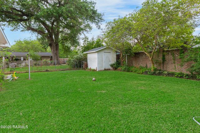 208 Robert Drive, Lafayette, LA 70506