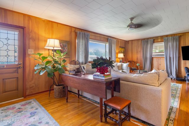 208 Robert Drive, Lafayette, LA 70506