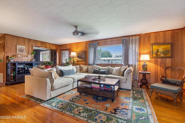 208 Robert Drive, Lafayette, LA 70506