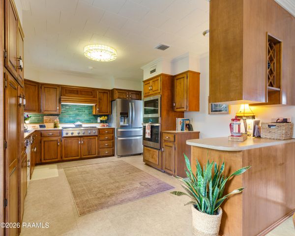 208 Robert Drive, Lafayette, LA 70506