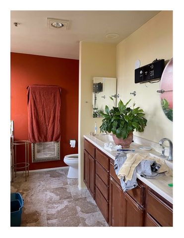 10626 Valley Spring, Los Angeles, CA 91602