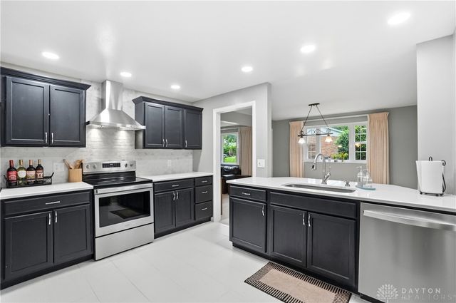 901 New England Avenue, Centerville, OH 45429