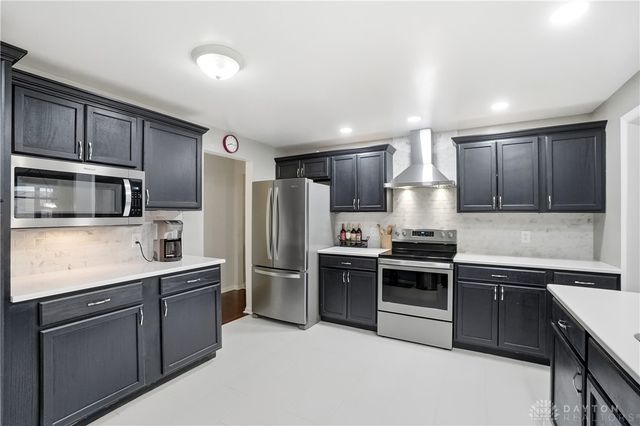 901 New England Avenue, Centerville, OH 45429