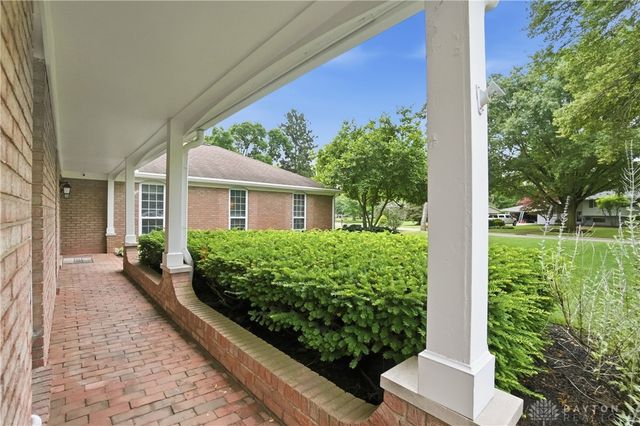901 New England Avenue, Centerville, OH 45429