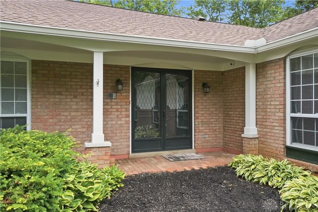 901 New England Avenue, Centerville, OH 45429