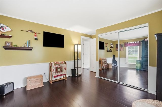 901 New England Avenue, Centerville, OH 45429
