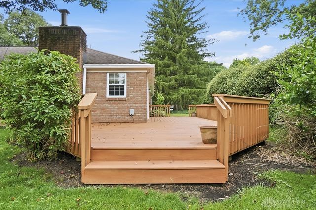 901 New England Avenue, Centerville, OH 45429