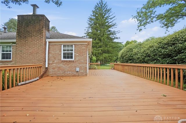 901 New England Avenue, Centerville, OH 45429