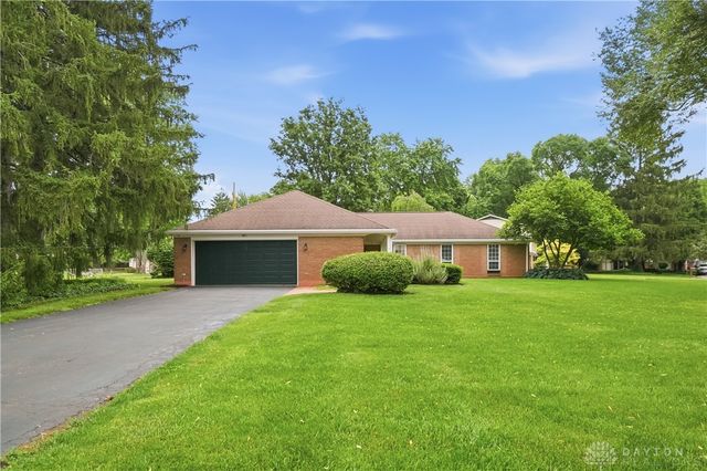 901 New England Avenue, Centerville, OH 45429