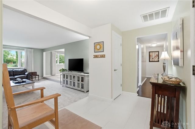 901 New England Avenue, Centerville, OH 45429