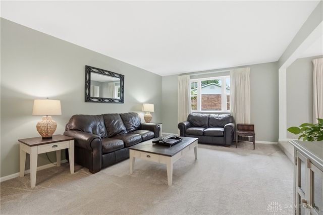 901 New England Avenue, Centerville, OH 45429