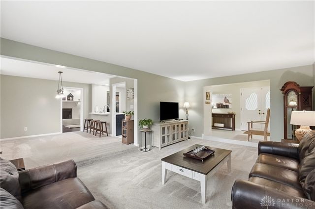 901 New England Avenue, Centerville, OH 45429