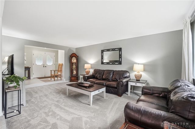 901 New England Avenue, Centerville, OH 45429