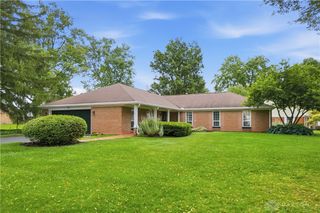 901 New England Avenue, Centerville, OH 45429
