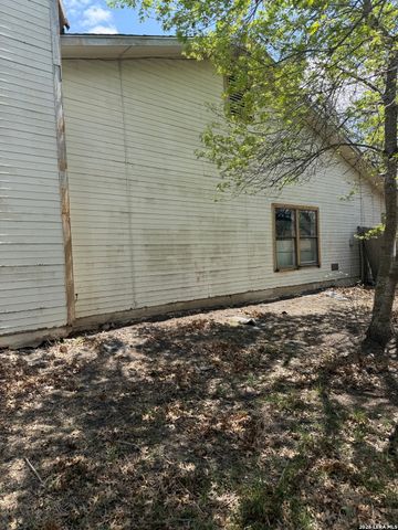 5722 Jones Fall Dr., San Antonio, TX 78244