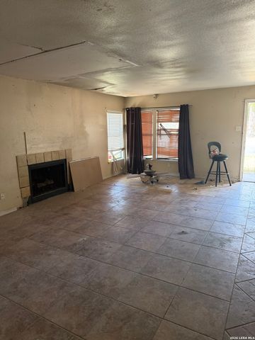 5722 Jones Fall Dr., San Antonio, TX 78244