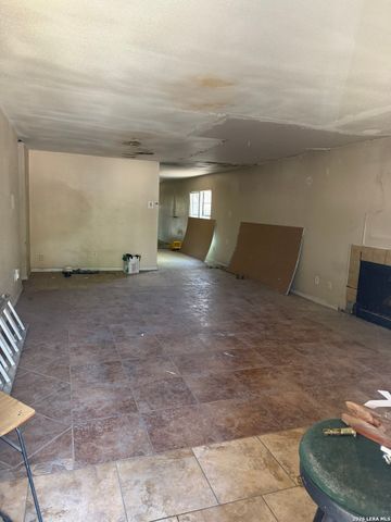 5722 Jones Fall Dr., San Antonio, TX 78244