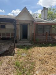 5722 Jones Fall Dr., San Antonio, TX 78244