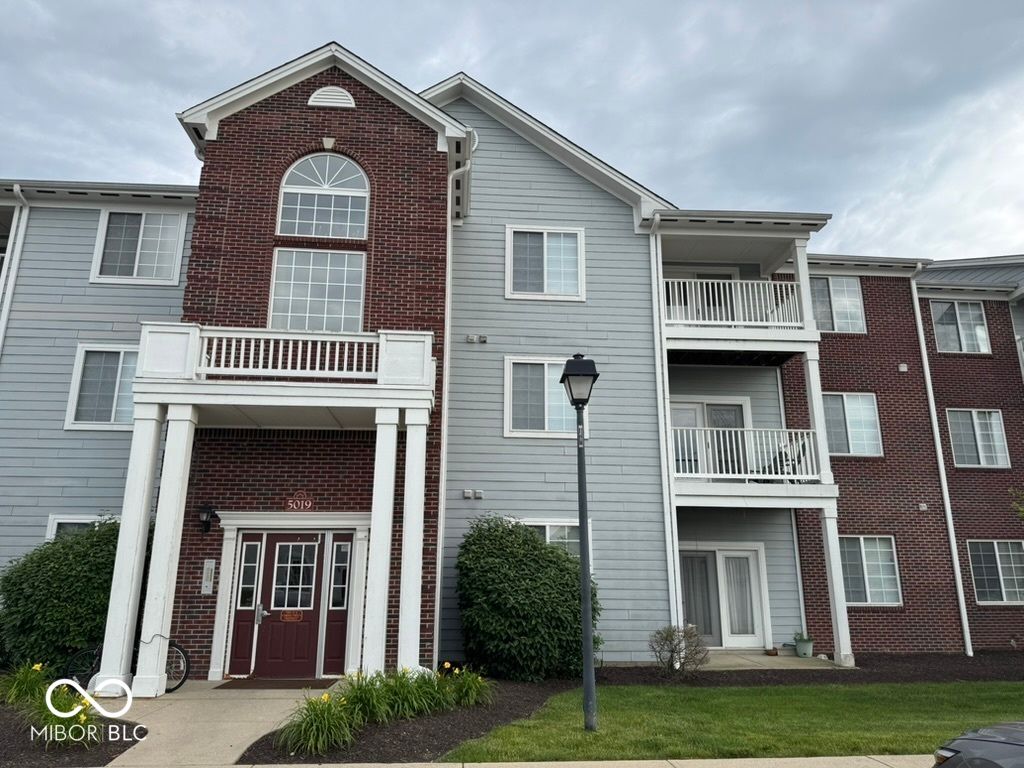5019 Amber Creek Place 311, Indianapolis, IN 46237