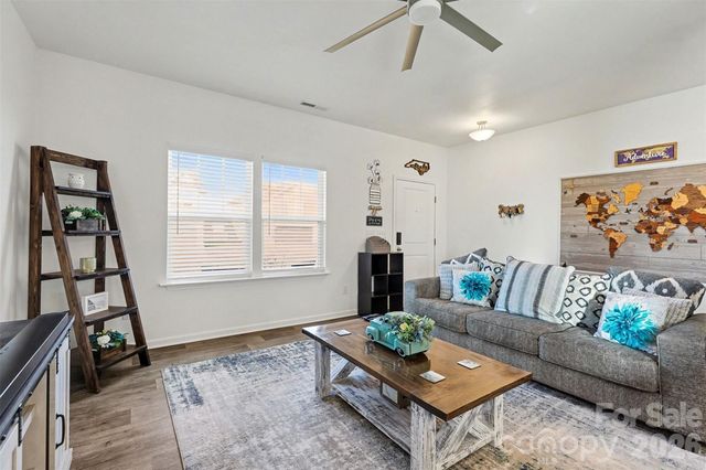 8919 Rockrose Way, Charlotte, NC 28214