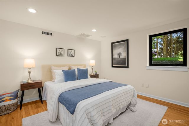 2456 3rd Avenue W, Seattle, WA 98119