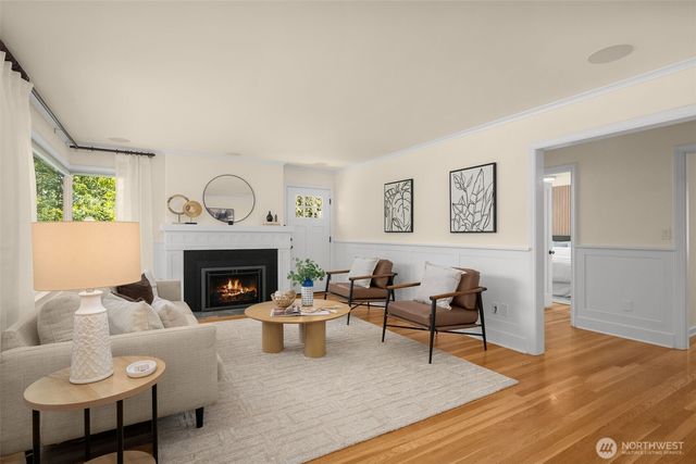 2456 3rd Avenue W, Seattle, WA 98119