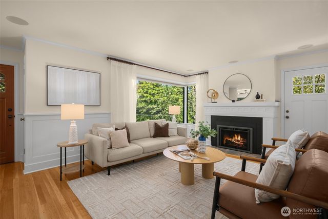 2456 3rd Avenue W, Seattle, WA 98119