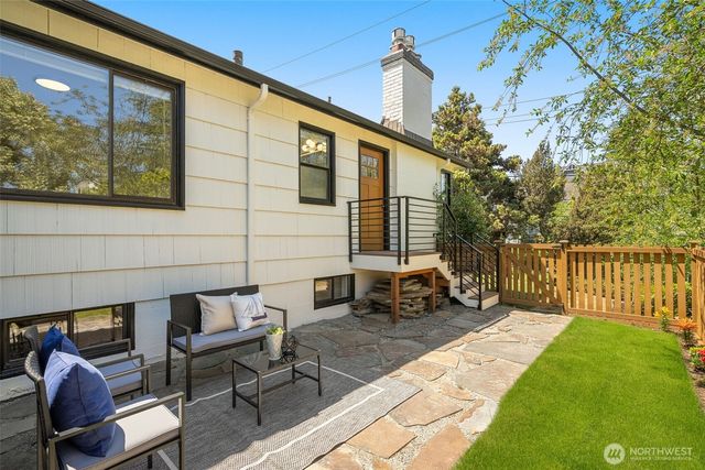 2456 3rd Avenue W, Seattle, WA 98119