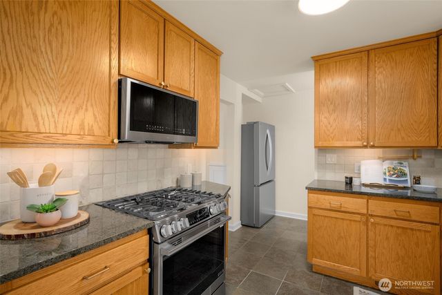 2456 3rd Avenue W, Seattle, WA 98119