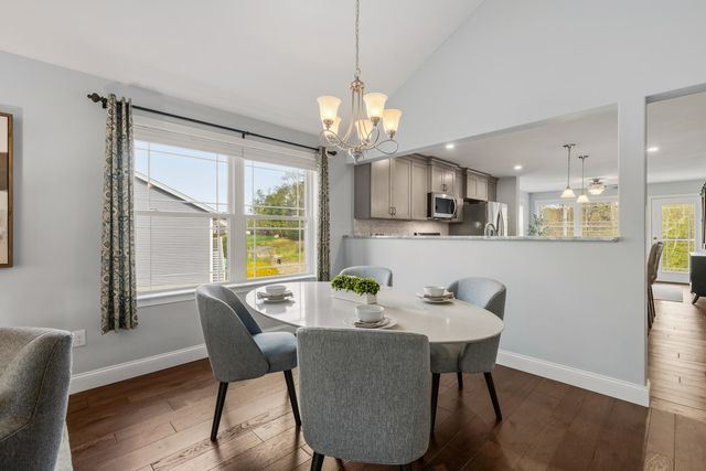 10 Wilson Way, Brentwood, NH 03833
