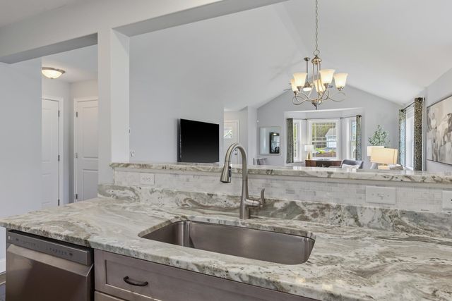 10 Wilson Way, Brentwood, NH 03833