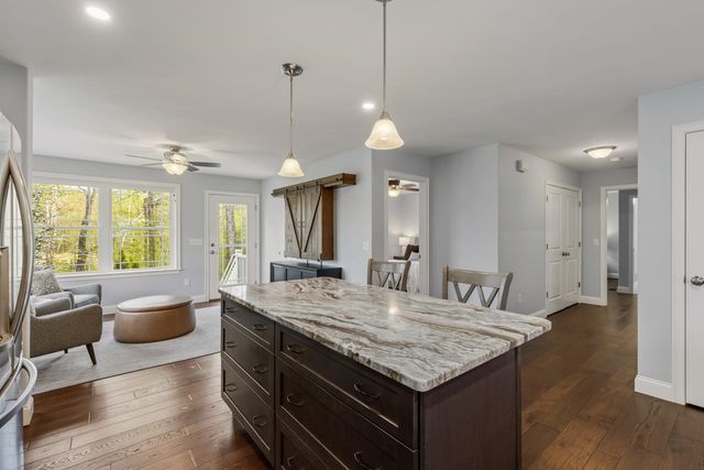 10 Wilson Way, Brentwood, NH 03833